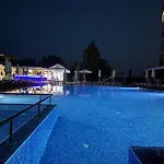 Spacious Seaview Apartments, 100m To The Apartament