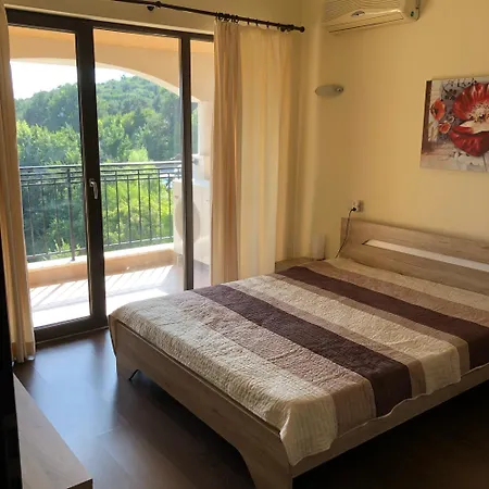 Apartment Spacious Seaview Apartments, 100m To The *
