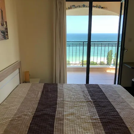 Apartment Spacious Seaview Apartments, 100m To The Golden Sands